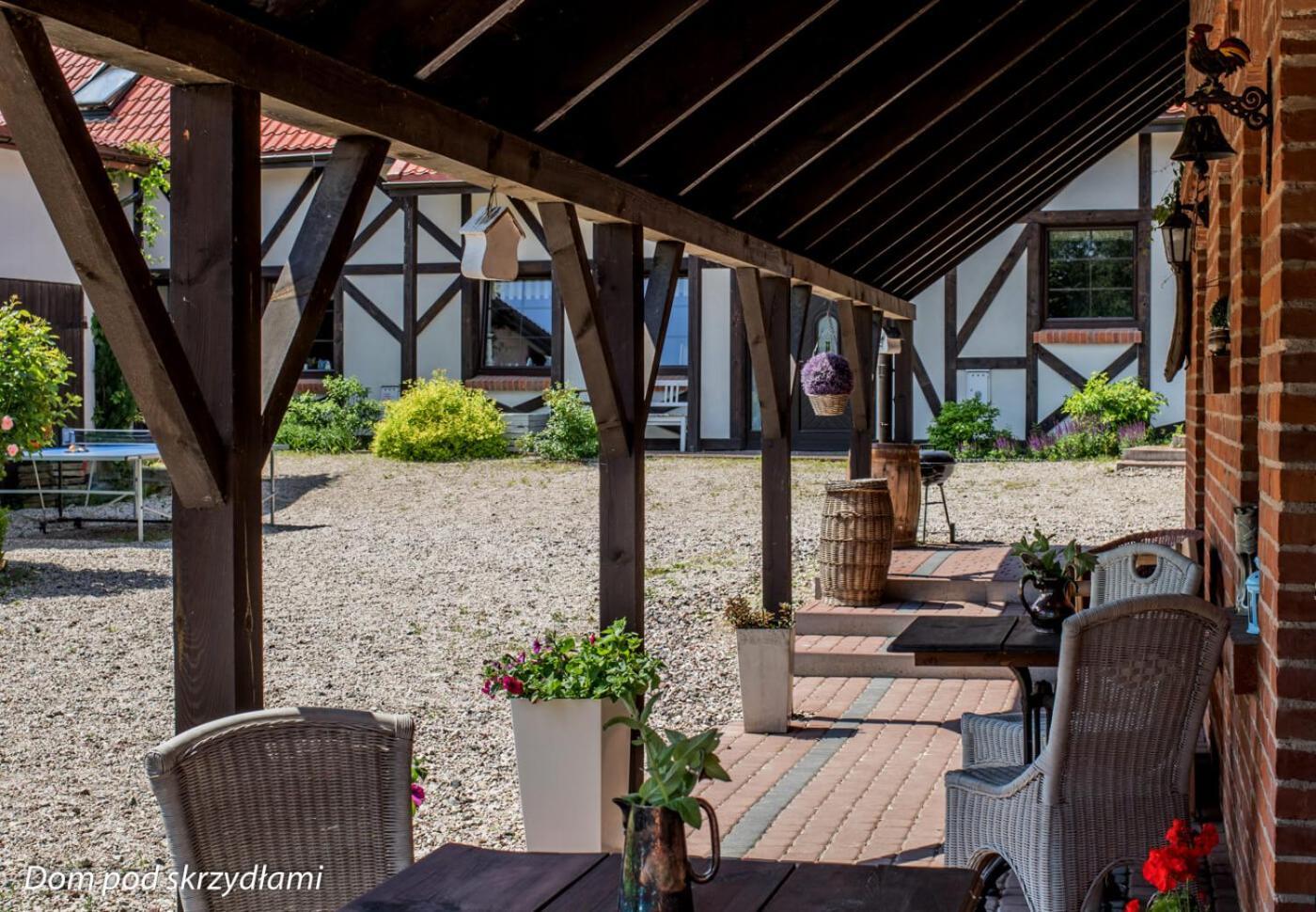 Dom Pod Skrzydlami Bed & Breakfast Gawliki Wielkie Exterior photo