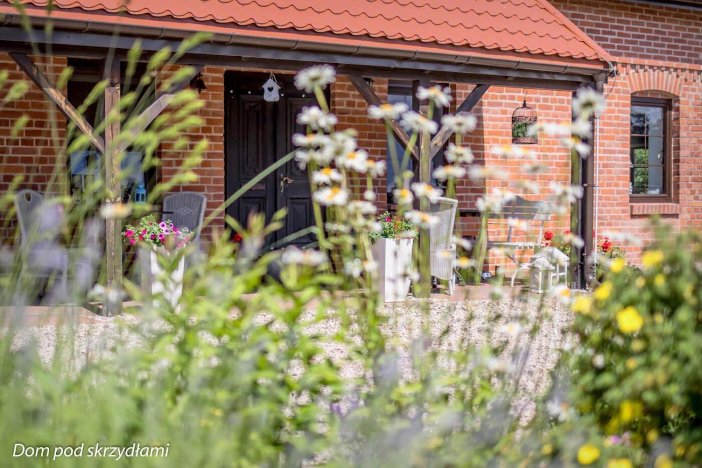 Dom Pod Skrzydlami Bed & Breakfast Gawliki Wielkie Exterior photo