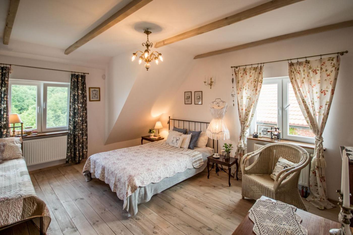 Dom Pod Skrzydlami Bed & Breakfast Gawliki Wielkie Exterior photo